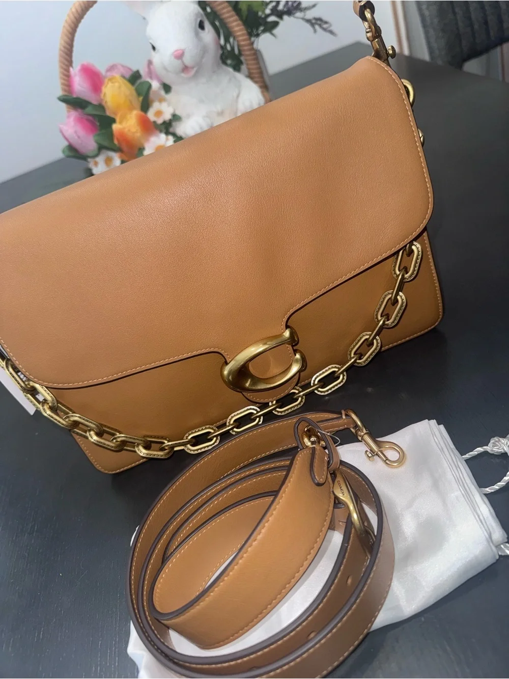 Coach Brown Leather Shoulder Bag with Gold Hardware - Picture 4 of 15